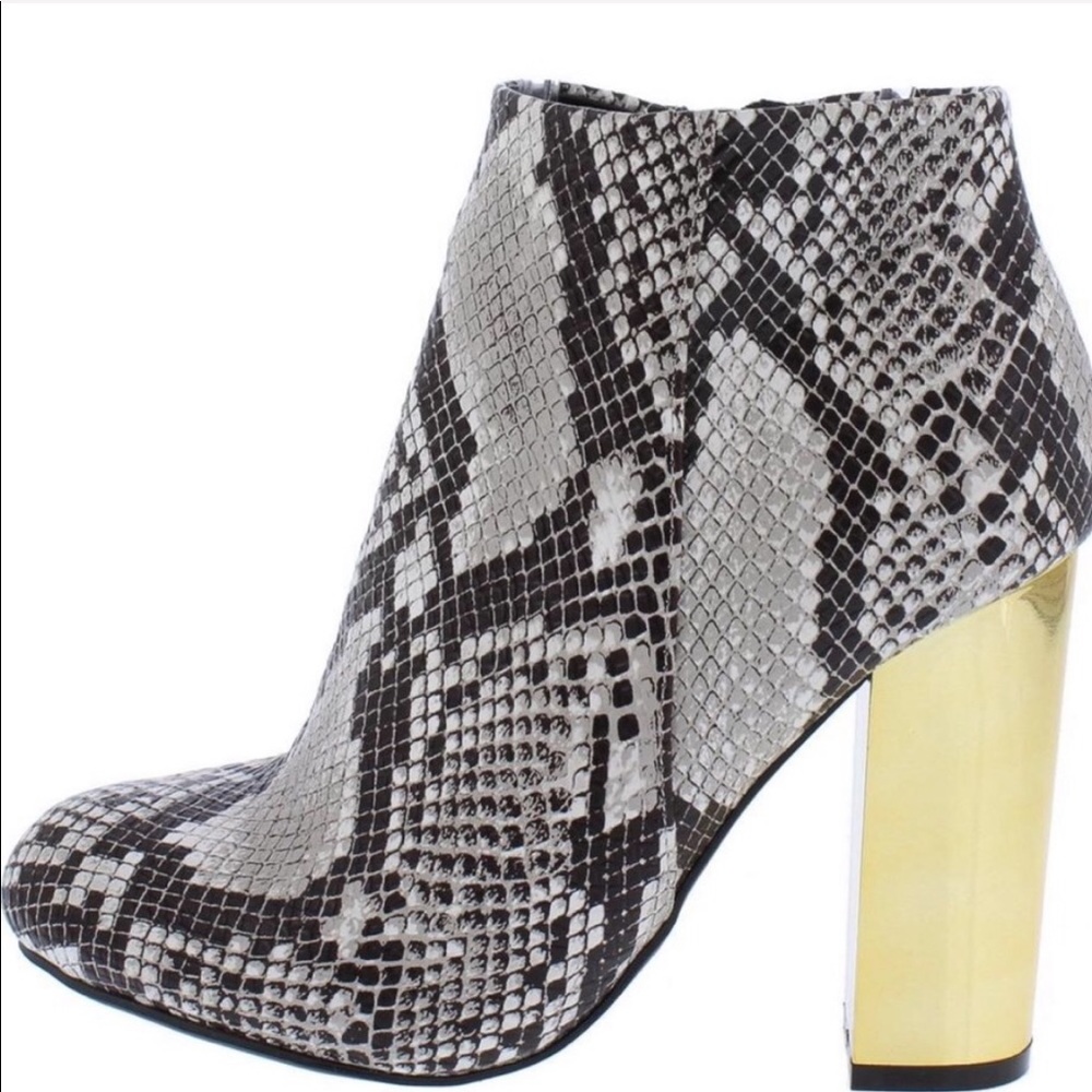 Last 8.5 snakeskin booties
